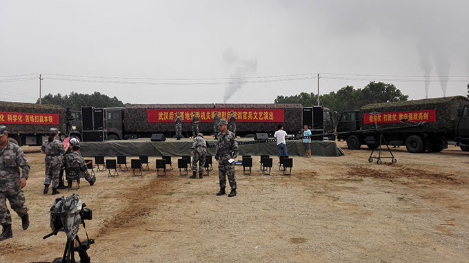 部队慰问演出